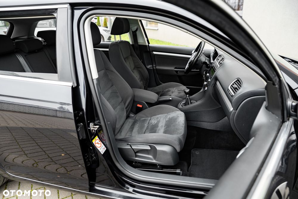 Volkswagen Golf - 22