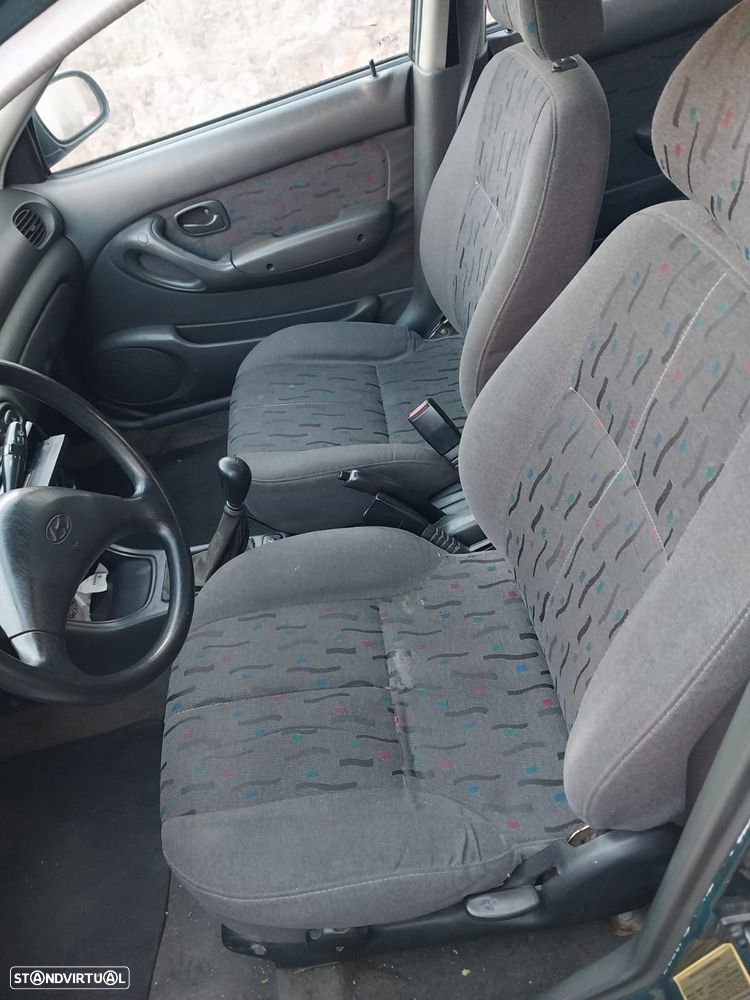 Hyundai Accent 1.3 GLS - 8