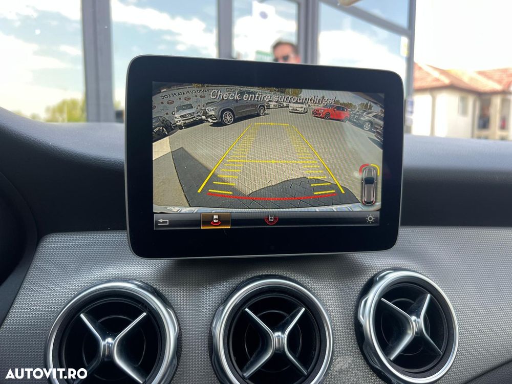 Mercedes-Benz GLA - 15
