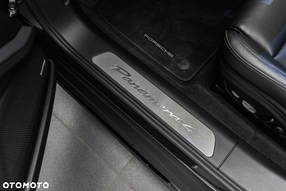 Porsche Panamera 4 - 23