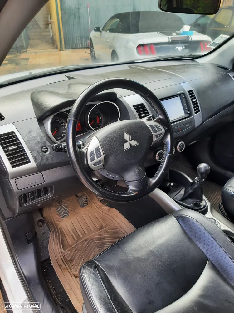 Mitsubishi Outlander 2.2 DI-D Instyle FPF 4WD - 5