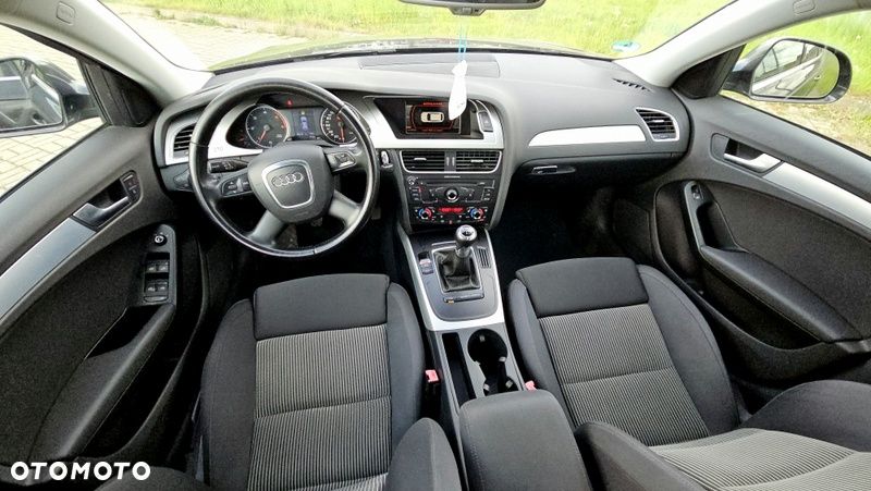 Audi A4 Avant 2.0 TDI - 26