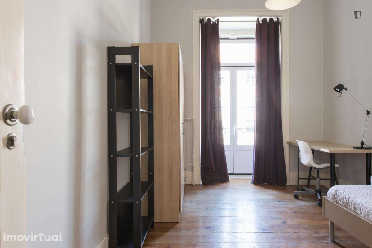 Quarto - localizado em Intendente Lisbon - Grande imagem: 2/17