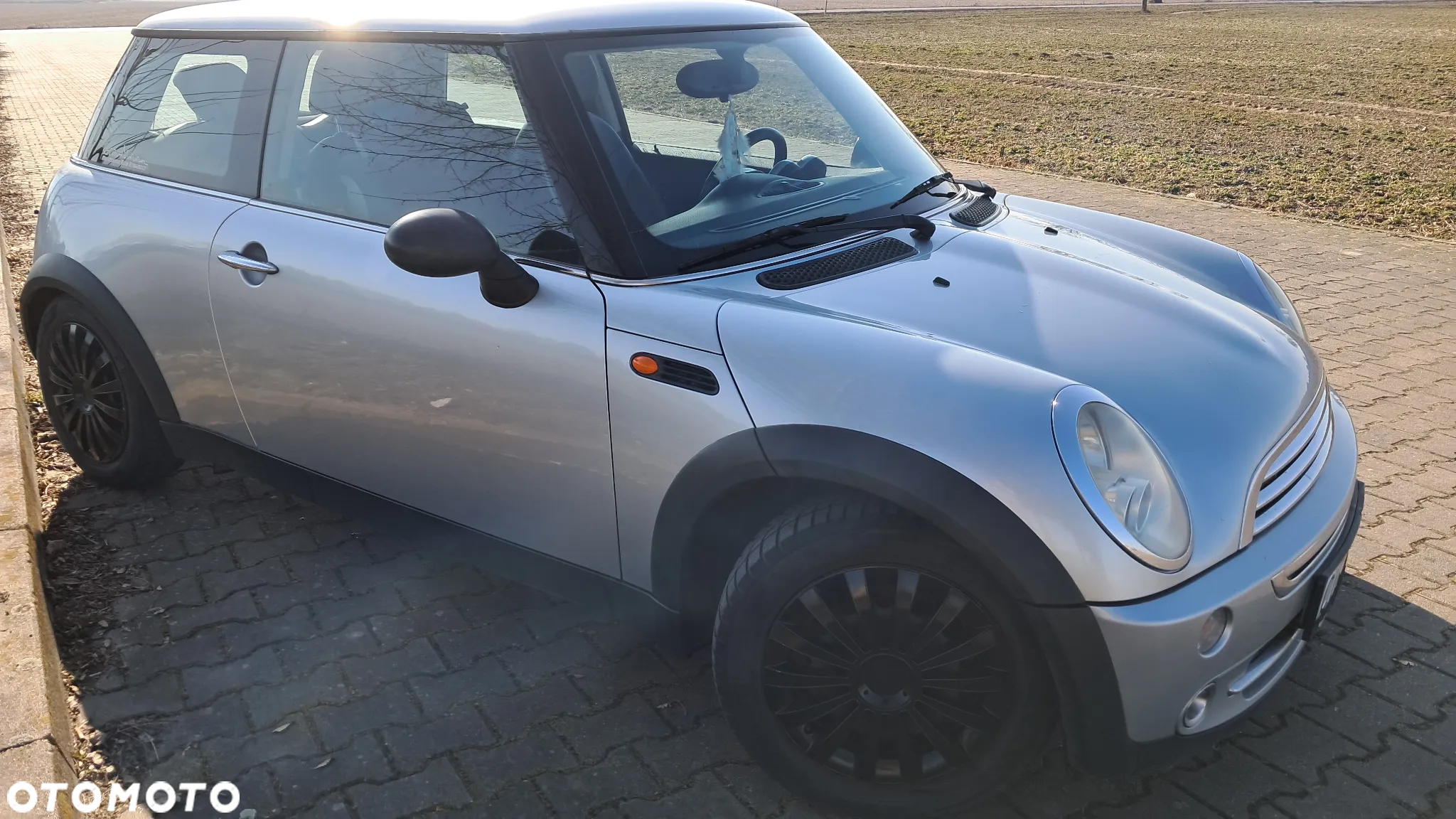 MINI ONE - 3