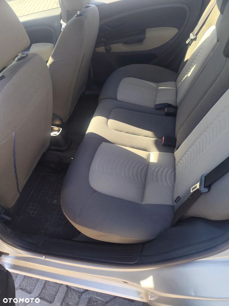 Fiat Linea 1.4 Dynamic - 10