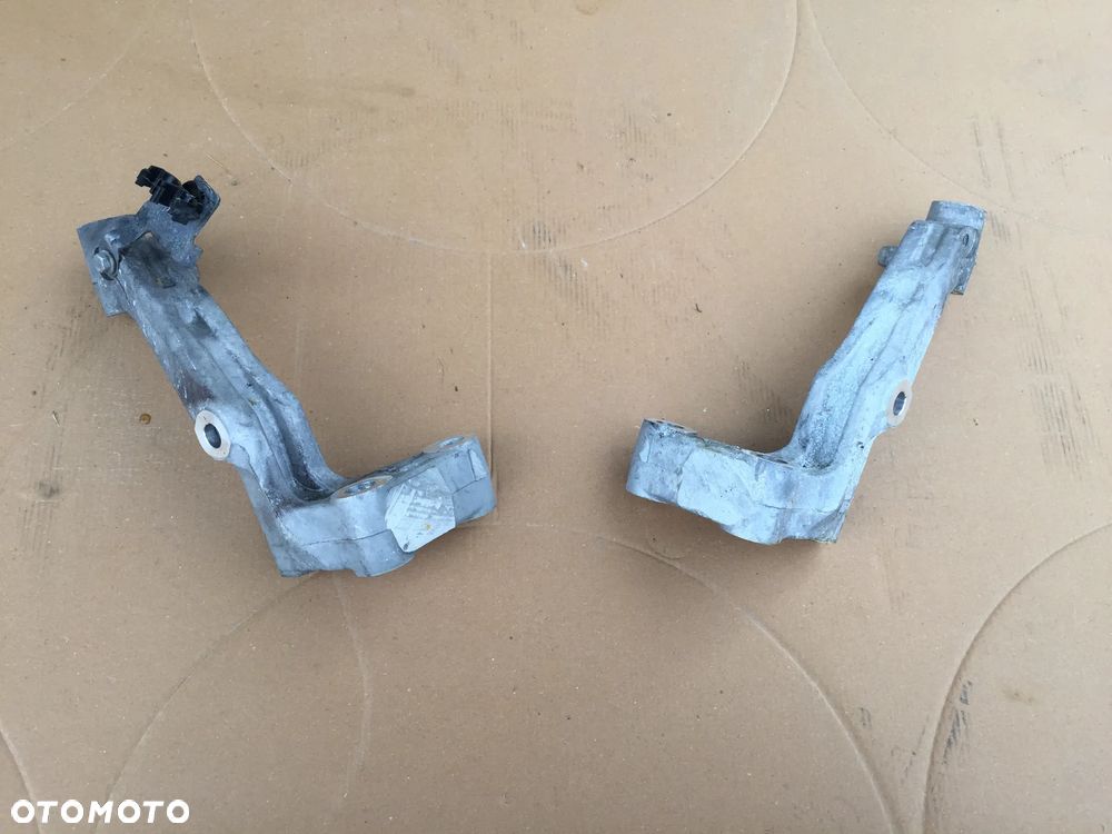 Proace City Partner IV Berlingo Combo E 18- Łapa wspornik mocowanie Sanek Belki