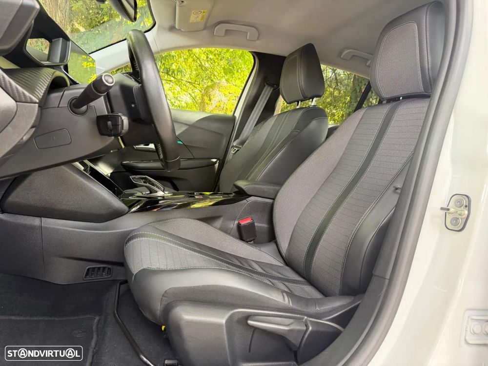 Peugeot e-208 50 kWh Allure Pack - 38
