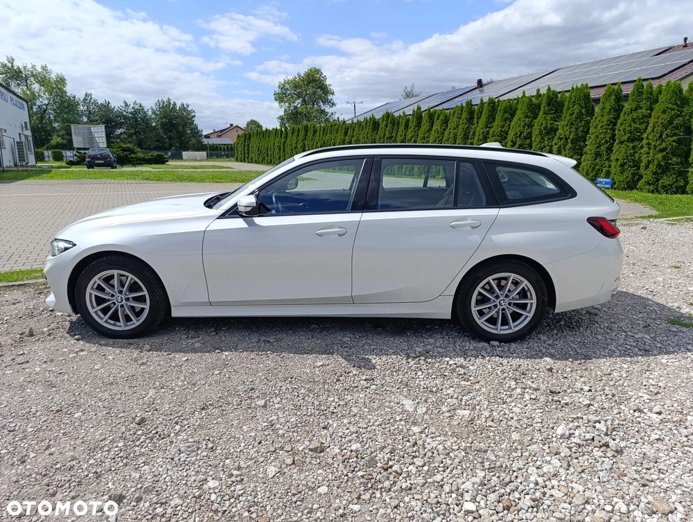 BMW Seria 3 320d xDrive mHEV - 14