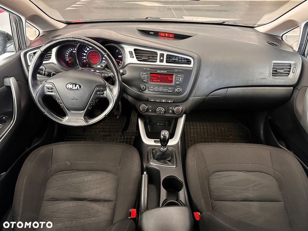 Kia Ceed 1.4 CVVT Dream Team Edition - 6