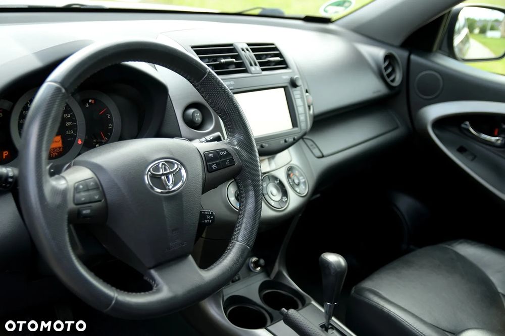 Toyota RAV4 - 22