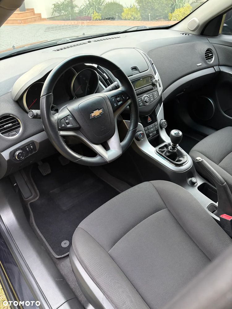 Chevrolet Cruze 1.8 LT - 18