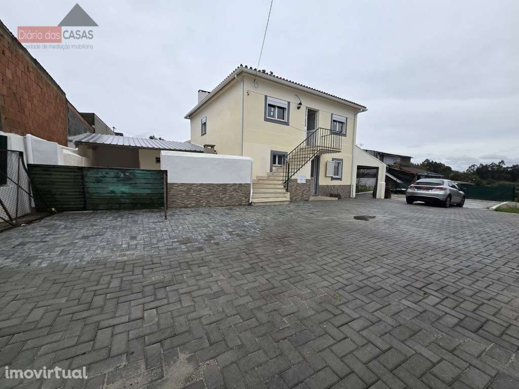 Moradia Bi-Familiar T4 em São Martinho de Árvore - Grande imagem: 2/21