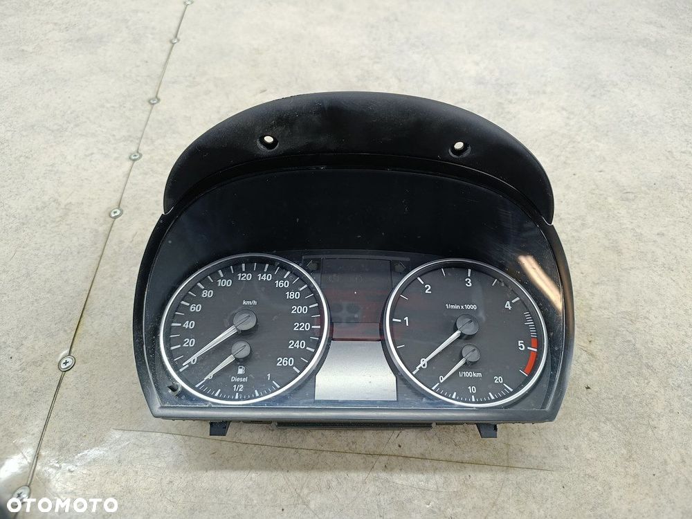 LICZNIK BMW 3 E90 A2C53113047 SIEMENS VDO 2.0 D 320d - 1