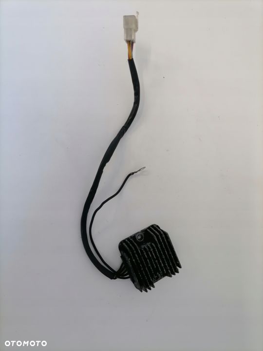 SUZUKI GN 125 REGULATOR NAPIĘCIA - 1