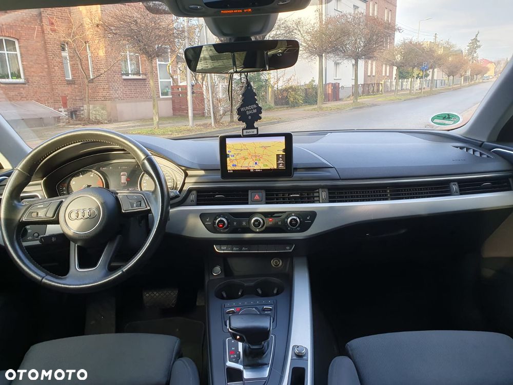 Audi A4 Avant 2.0 TDI ultra S tronic - 9