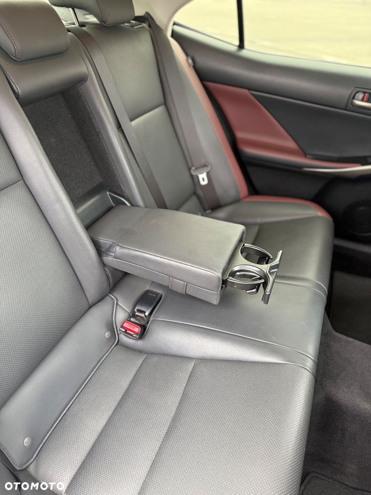 Lexus IS 200t / 300 Elegance - 9
