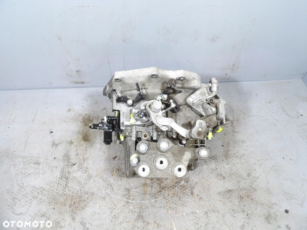 OPEL ASTRA K 1.4T SKRZYNIA BIEGÓW MANUALNA M32OLE2 55590820 - 1