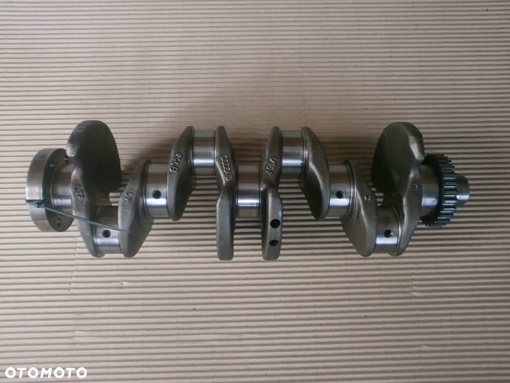 WAŁ KORBOWY 1.6TDI 04LB CXX CLHDGT DCX - 1