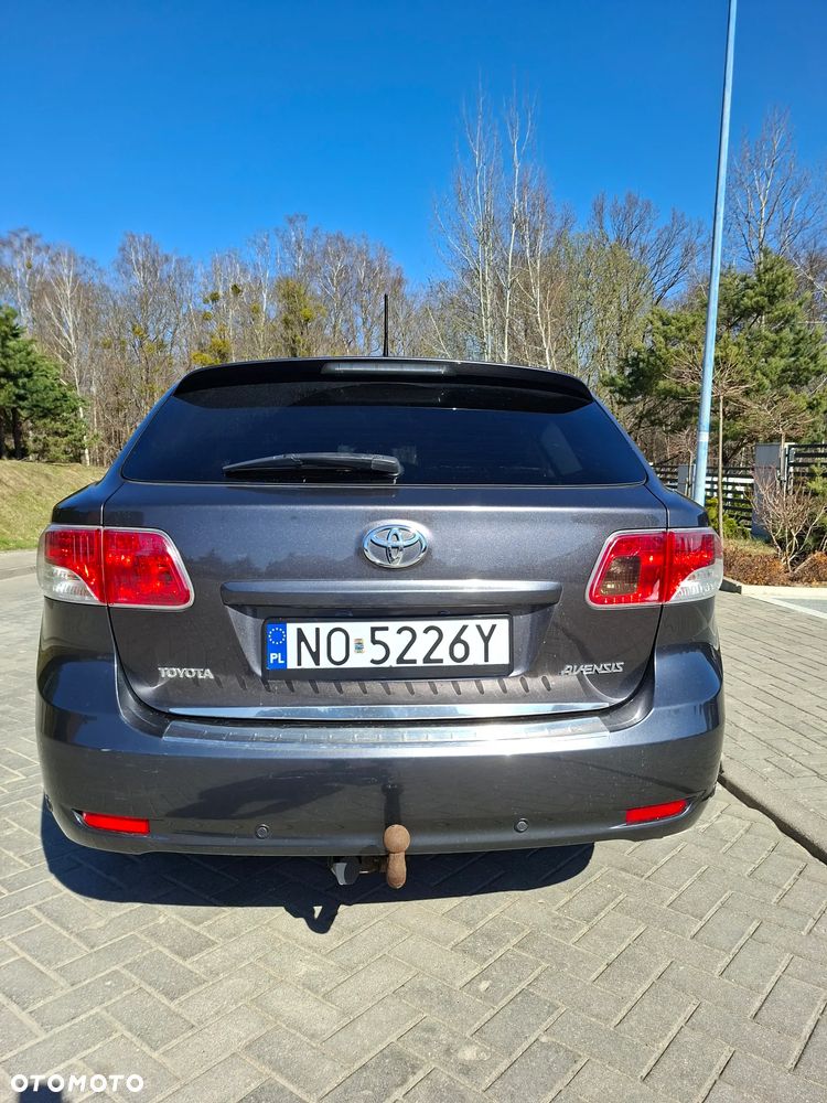 Toyota Avensis 2.0 D-4D Luna - 4