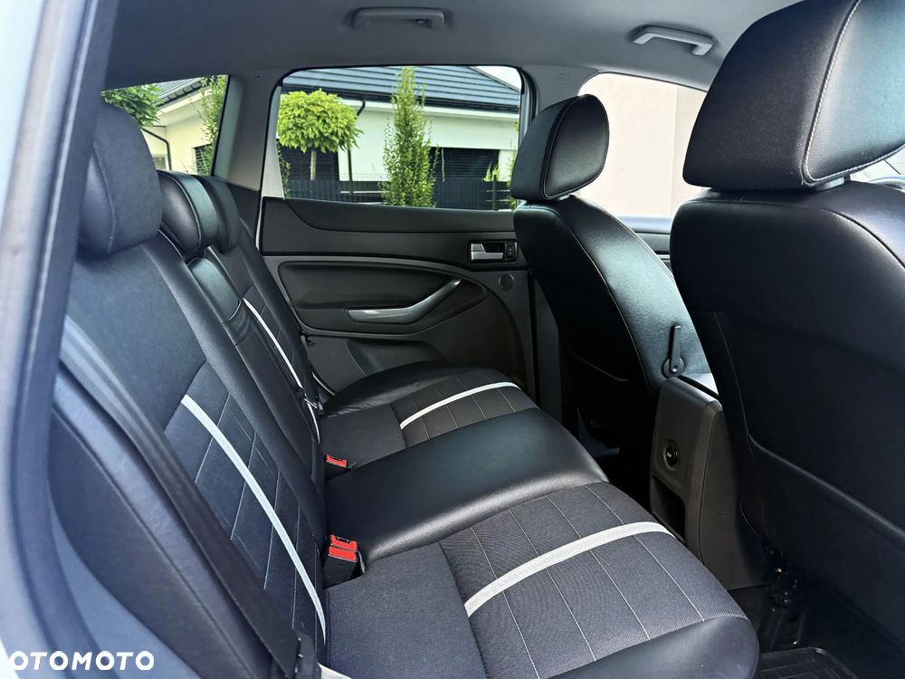 Ford Kuga 2.0 TDCi 2x4 Titanium - 8