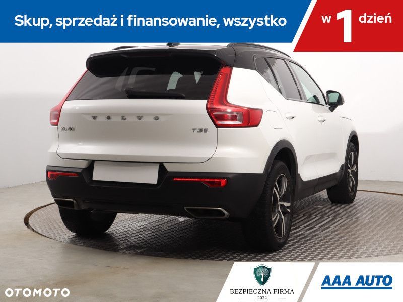 Volvo XC 40 - 6
