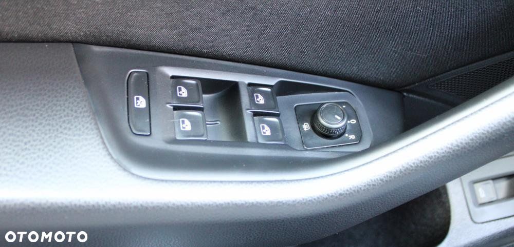 Volkswagen Passat - 12