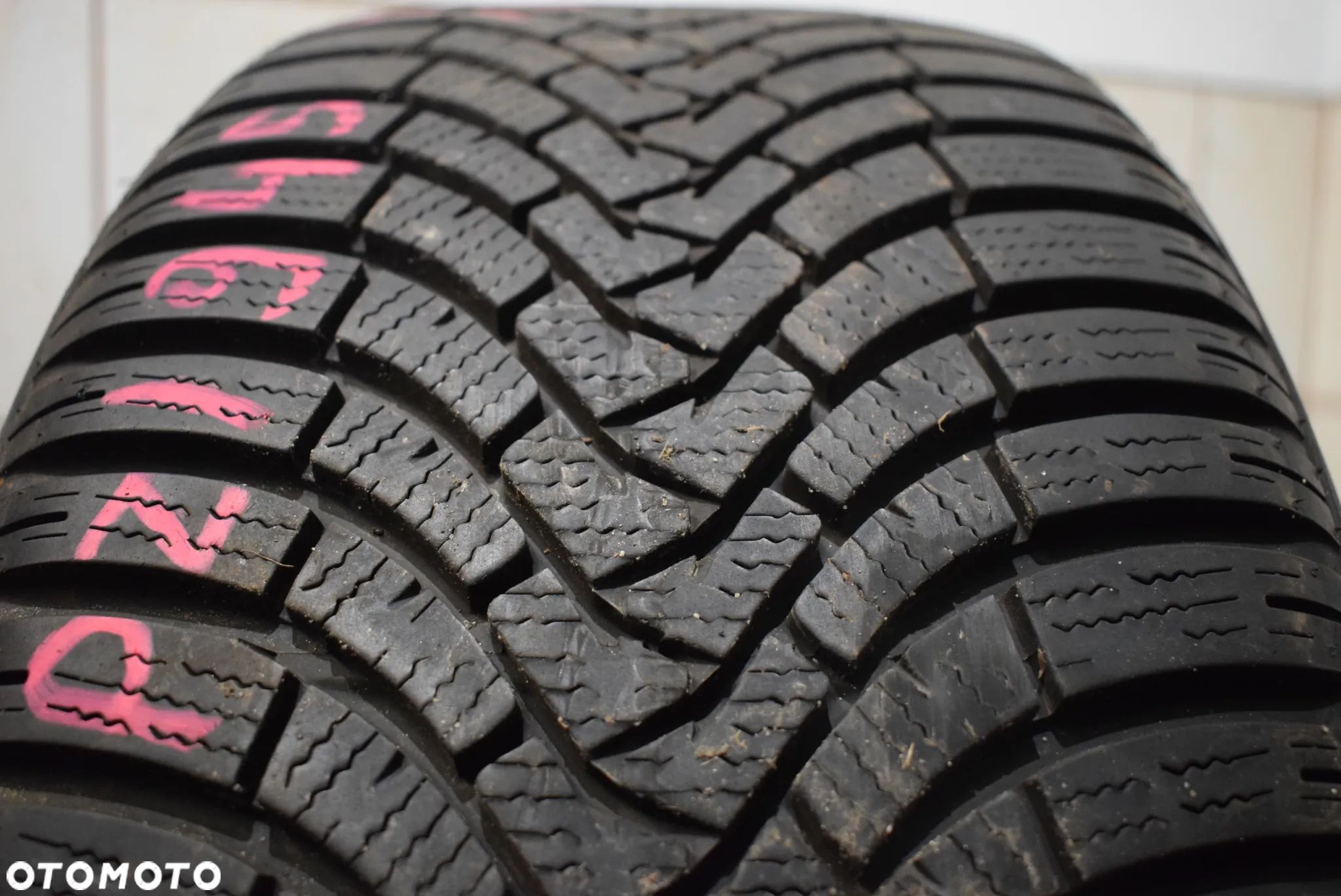 R18 245/45 Falken Eurowinter HS01 Wysyłka gratis! - 1