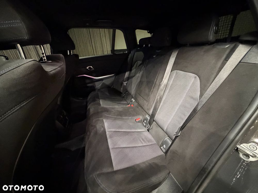 BMW Seria 3 320i M Sport sport - 22