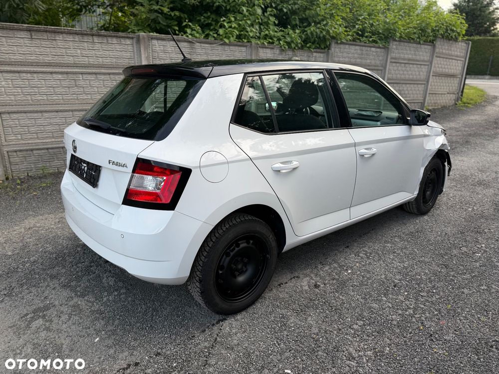 Skoda Fabia 1.0 TSI Style Color - 17