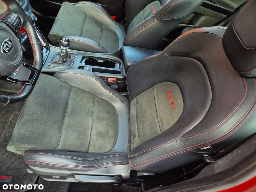 Kia Ceed 1.6 T-GDI GT-Track - 15