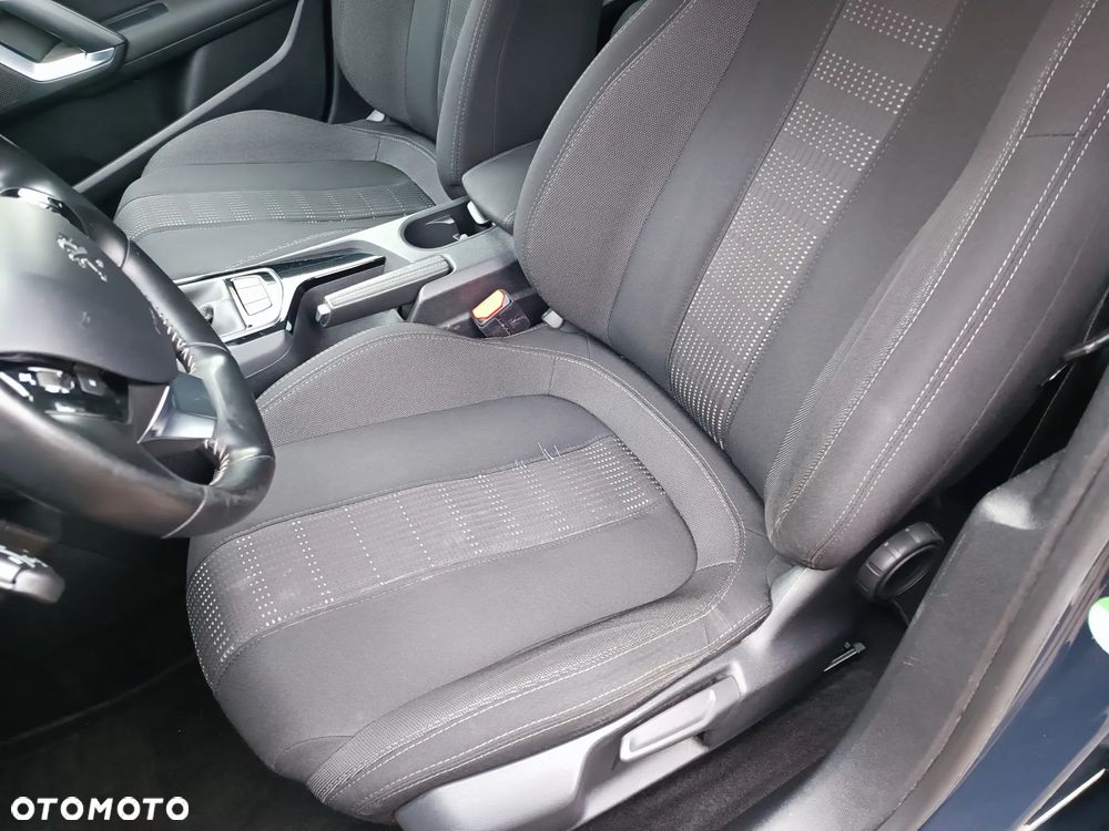 Peugeot 308 1.2 PureTech Active S&S EAT6 - 24