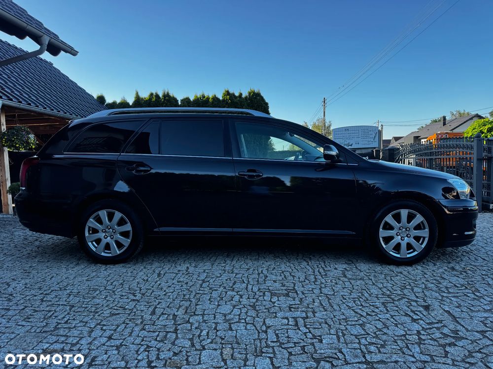 Toyota Avensis 1.8 VVT-i Executive - 4