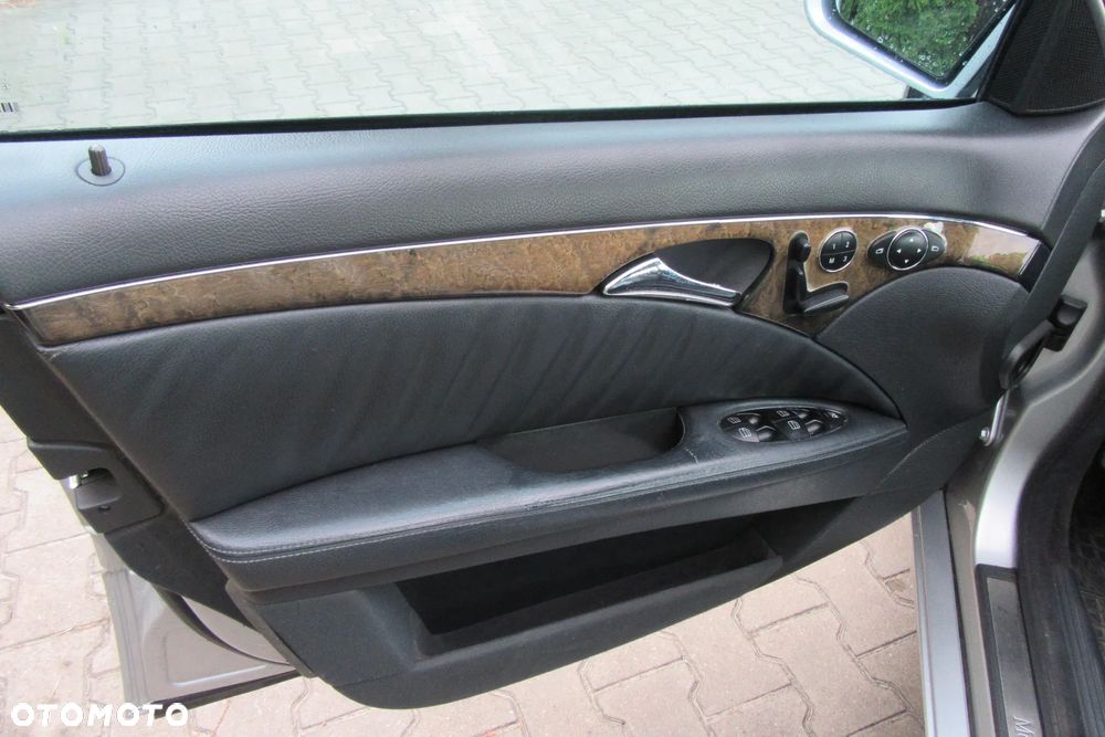 Mercedes-Benz Klasa E - 9