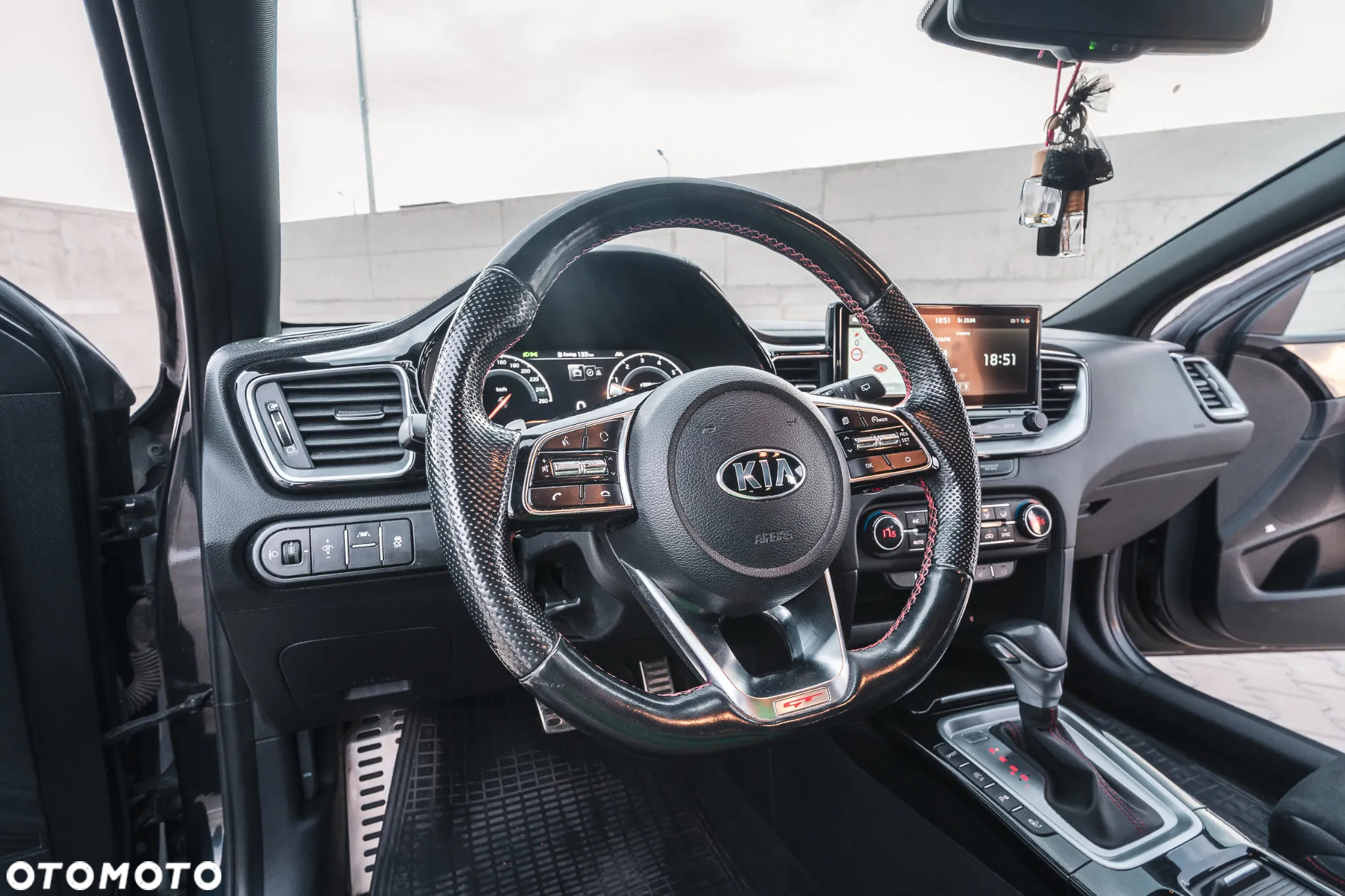 Kia ProCeed 1.6 T-GDI GT DCT - 12