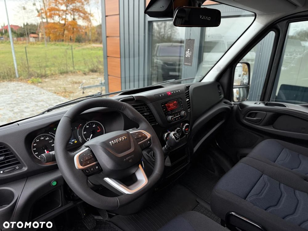 Iveco Daily 35S18 3.0 HPI 180KM / 2021 Rok / Kontener 4,5m / Reflektory LED / Zarejestrowany w PL - 22
