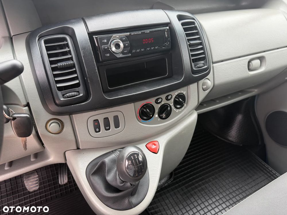 Opel VIVARO - 17