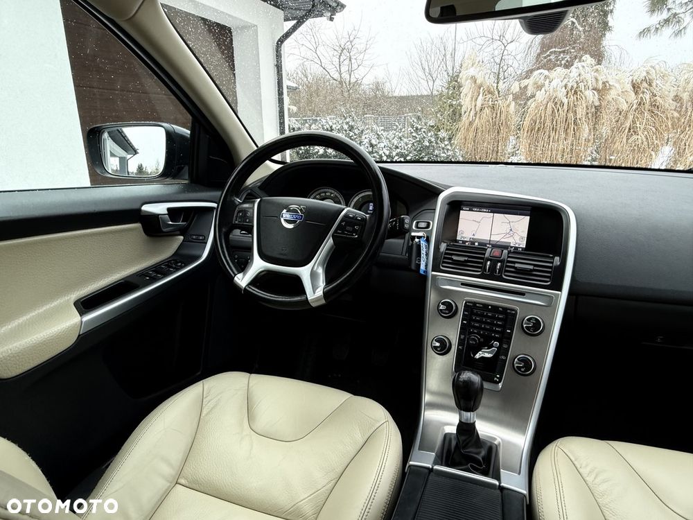 Volvo XC 60 DRIVe Momentum - 27