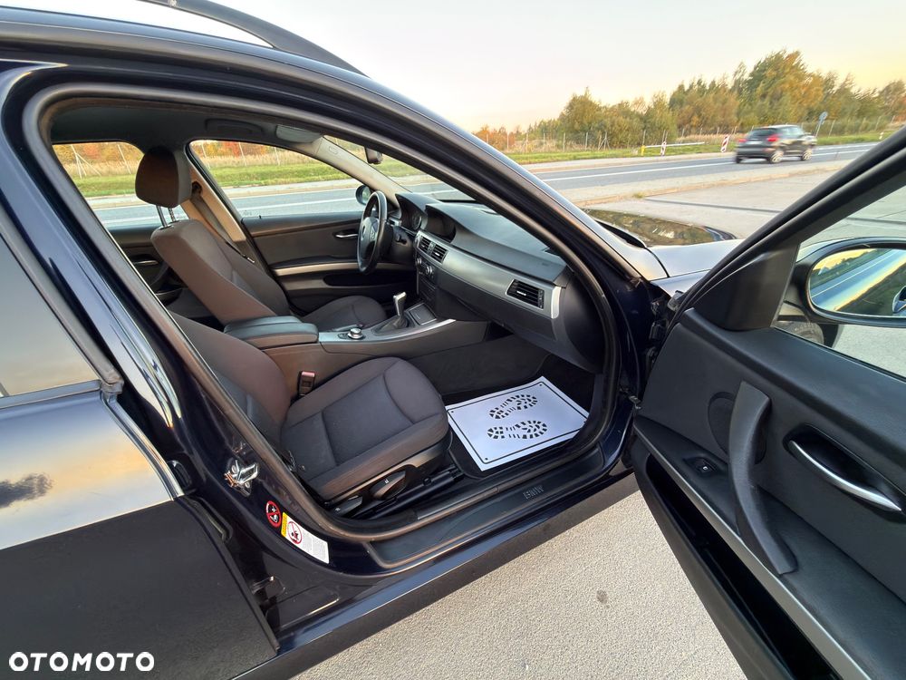 BMW Seria 3 - 24