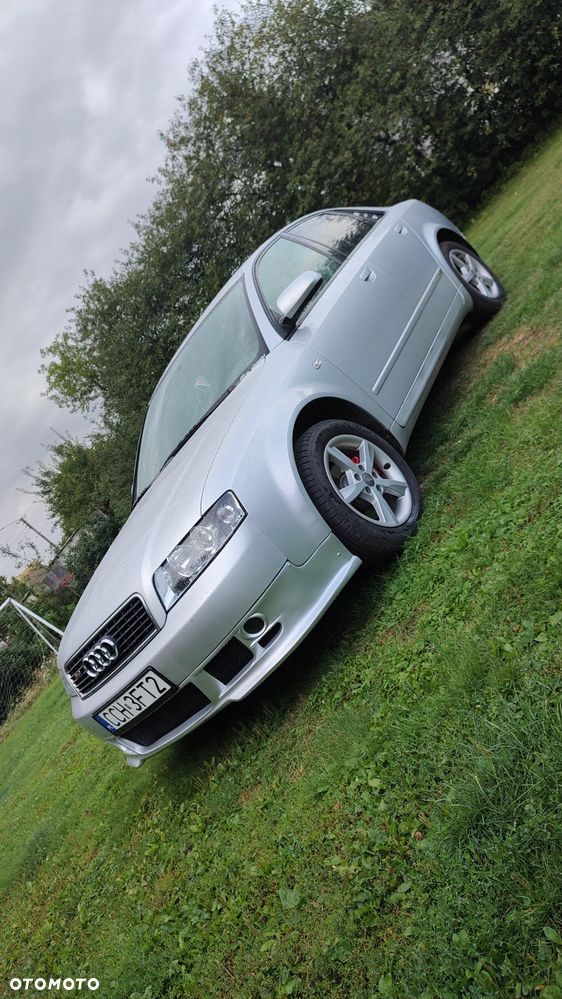 Audi A4 Limousine - 4