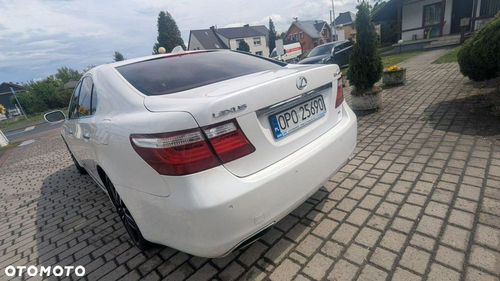 Lexus LS 460 AWD - 7