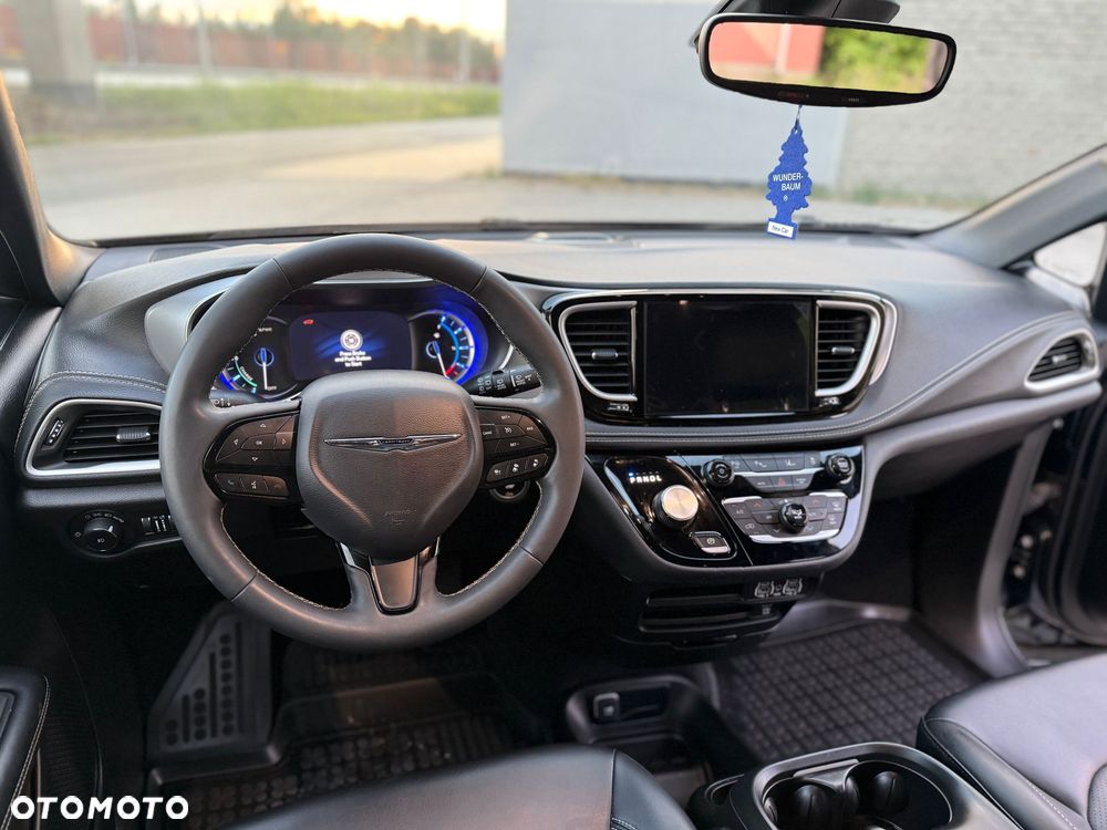 Chrysler Pacifica - 10