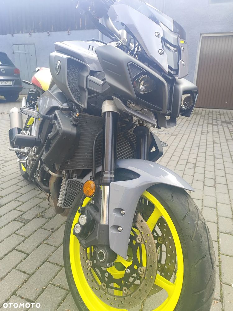 Yamaha MT - 7