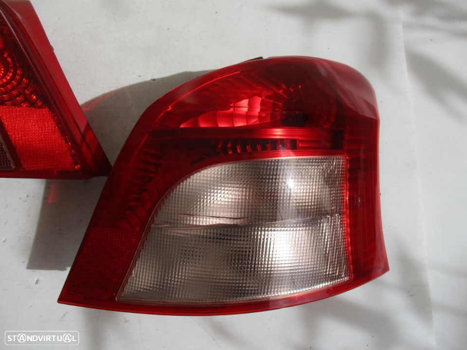 Farol Farolim Tras Toyota Yaris 2005 a 2008 esquerdo direito - 3