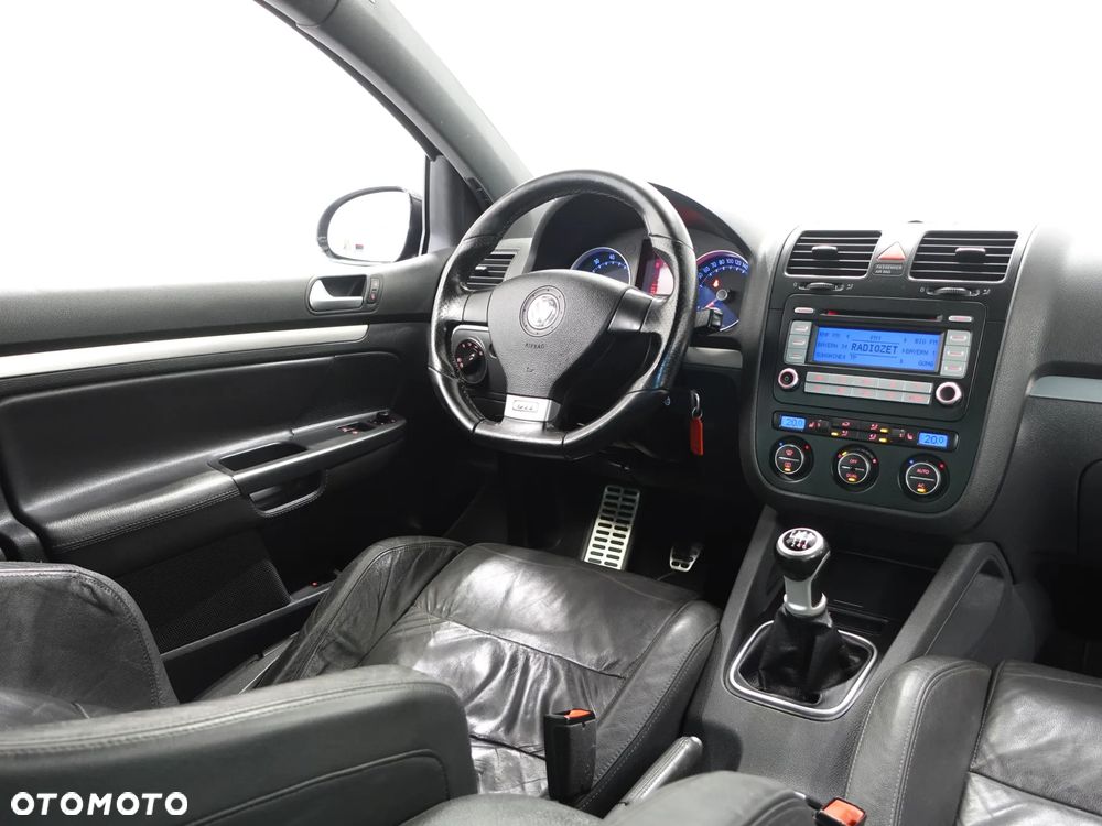 Volkswagen Golf - 30