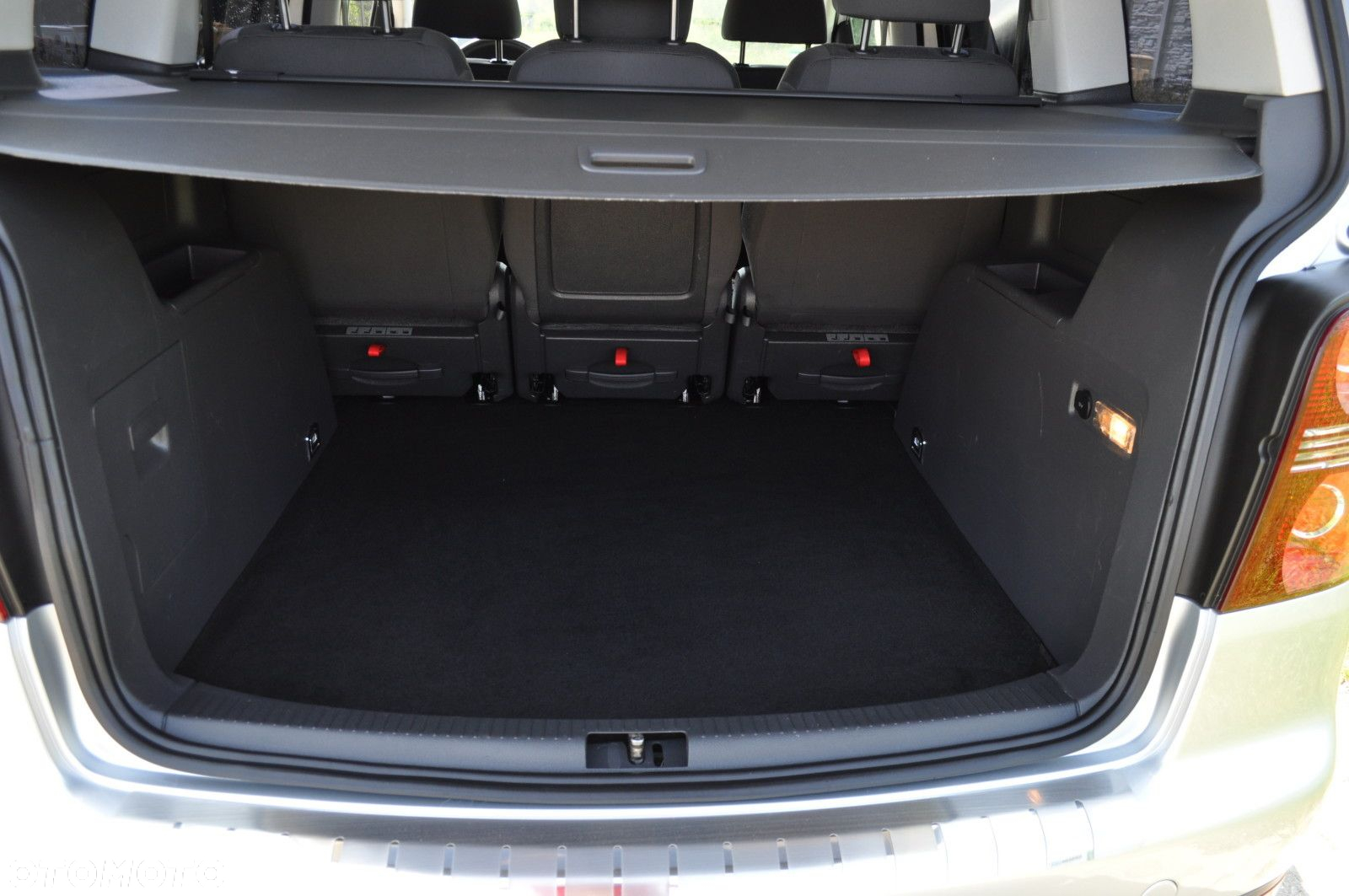 Volkswagen Touran - 13