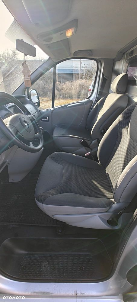 Opel Vivaro - 14