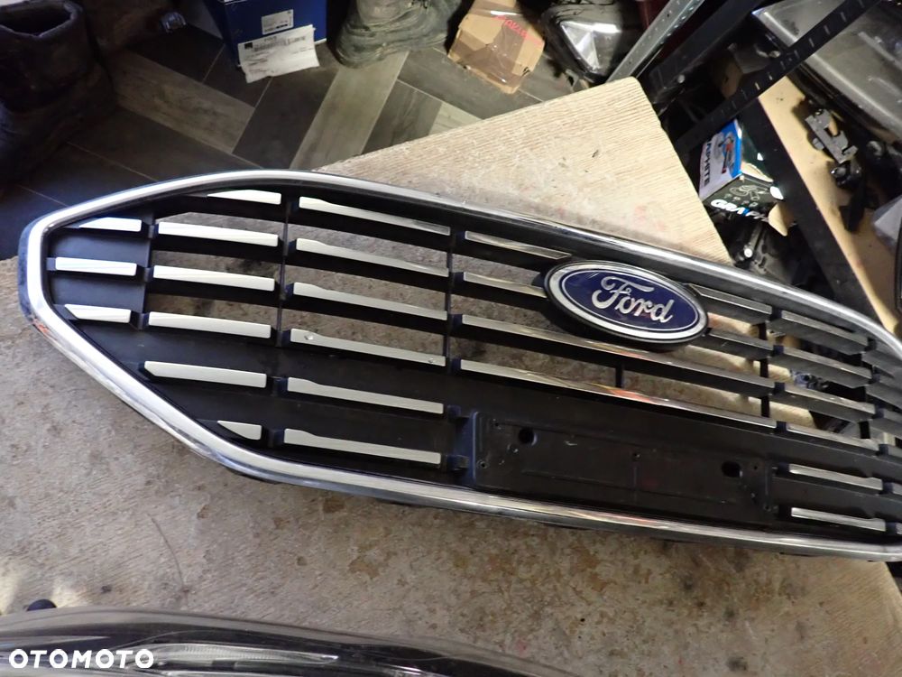 FORD FIESTA MK8 LIFT GRILL ATRAPA NX7B-8200-A - 2