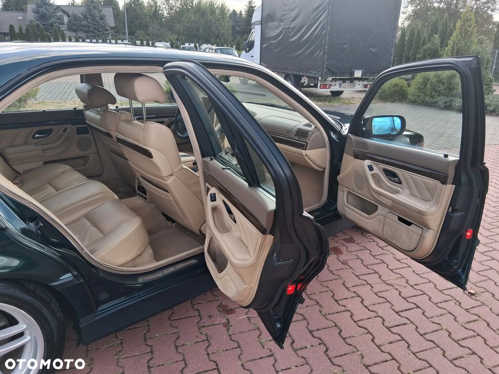 BMW Seria 7 - 18