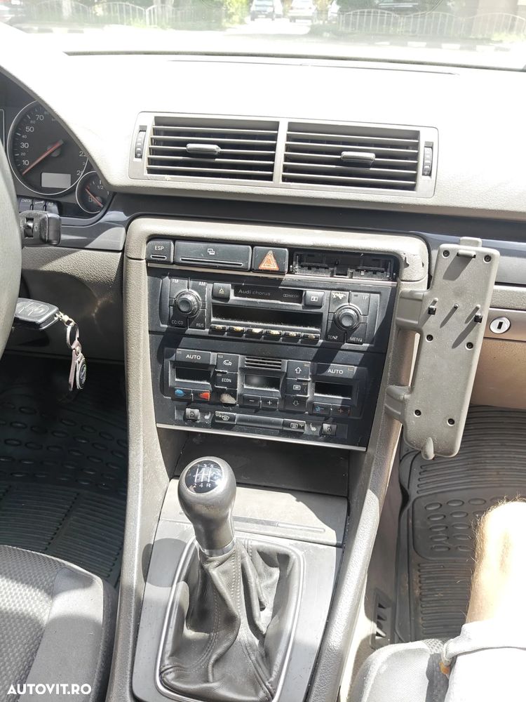 Audi A4 Limuzina 2.0 - 7