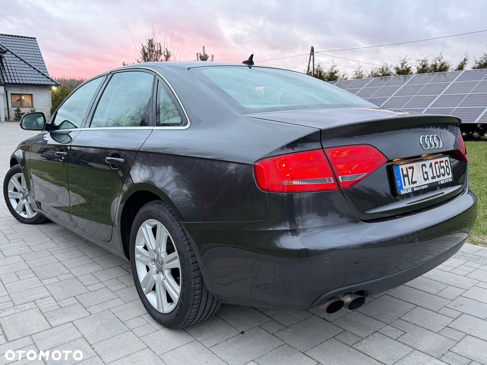 Audi A4 Limousine - 14